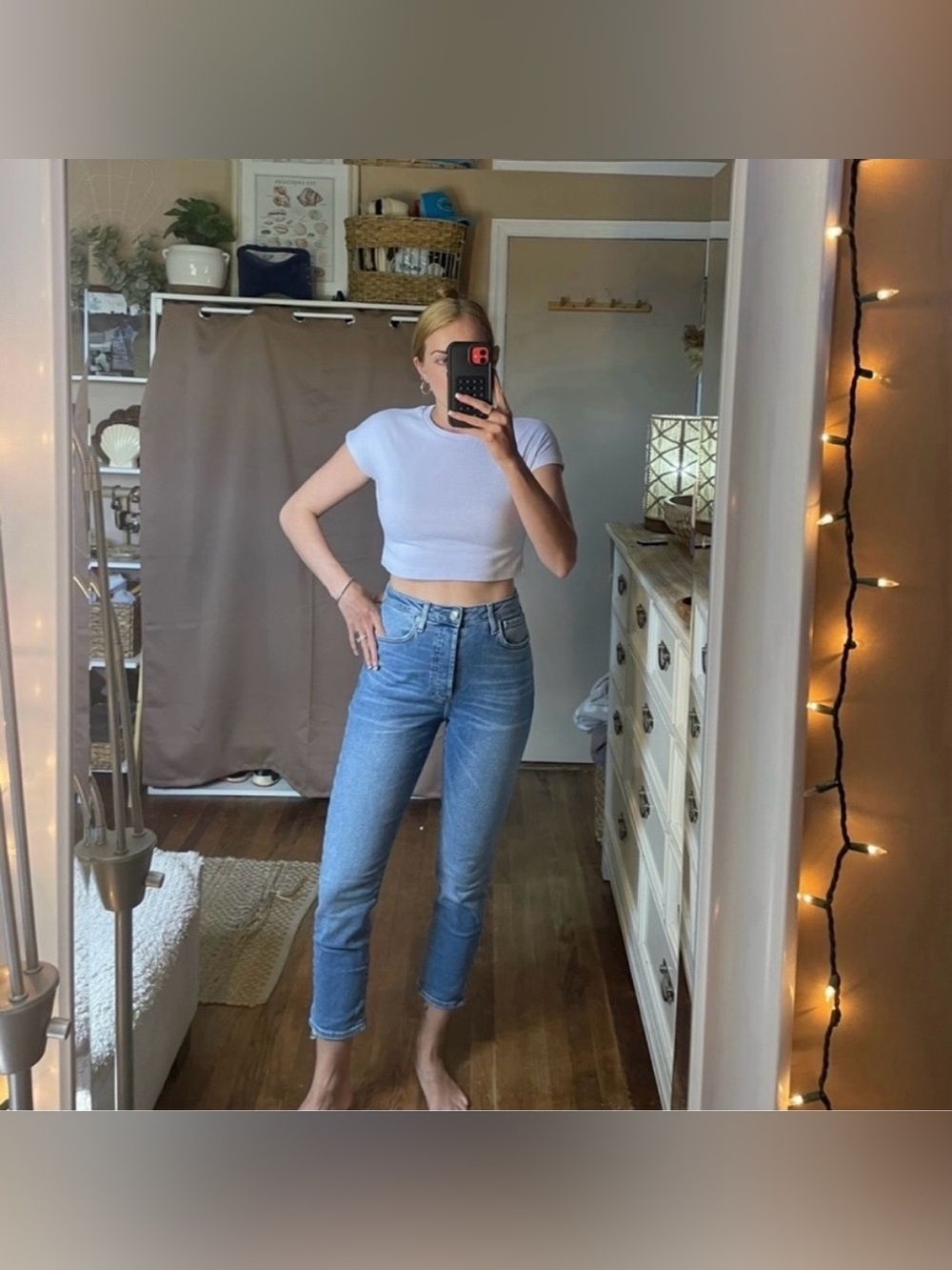 Forever 21 high waisted straight leg blue jeans size 26